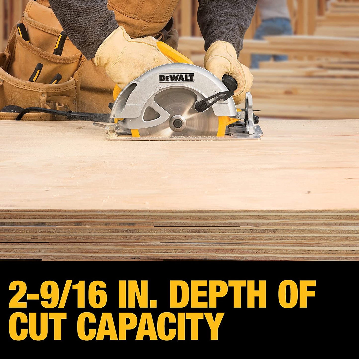 DEWALT 15 Amp Corded 7-1/4 in. Lightweight Circular Saw