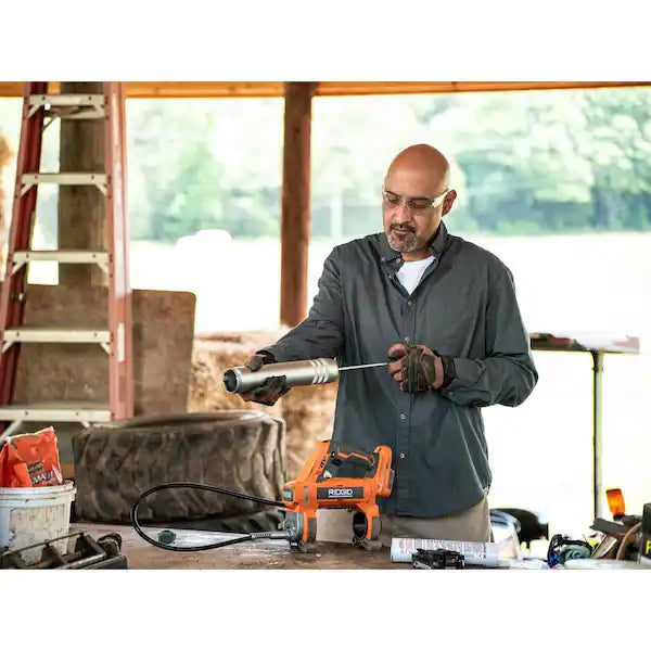 RIDGID 18V Cordless Grease Gun (Tool Only)