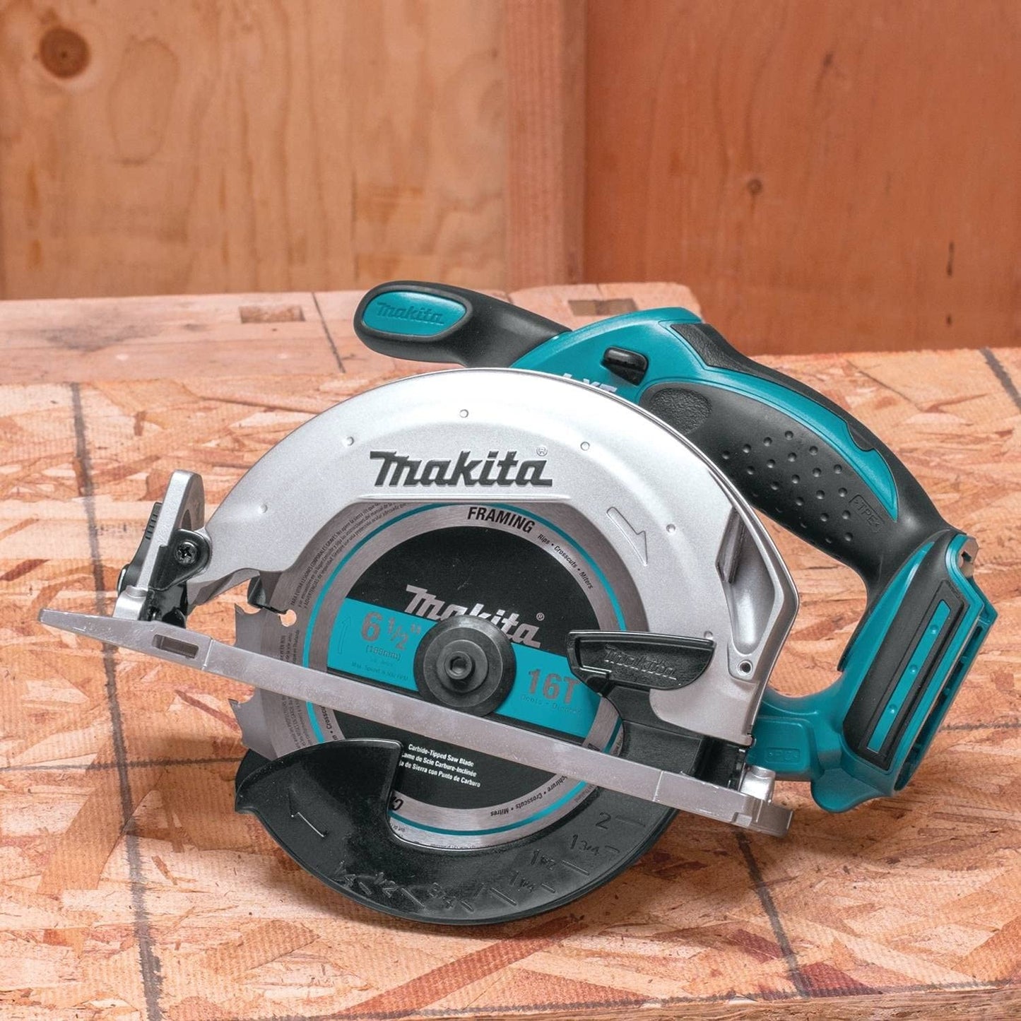 Makita 18V LXT Lithium-Ion Cordless 6-1/2 in. Lightweight Circular Saw and General Purpose Blade (Tool-Only)