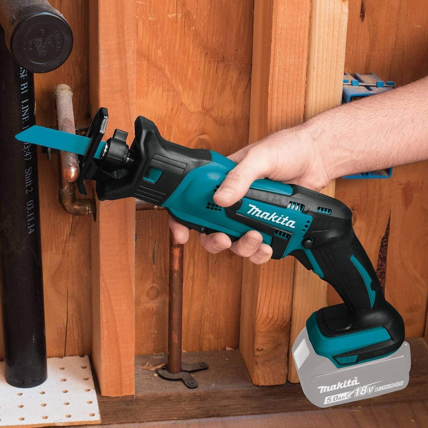 Makita 18V LXT Lithium-Ion Cordless Variable Speed Lightweight Compact Reciprocating Saw with Built-in LED (Tool-Only)