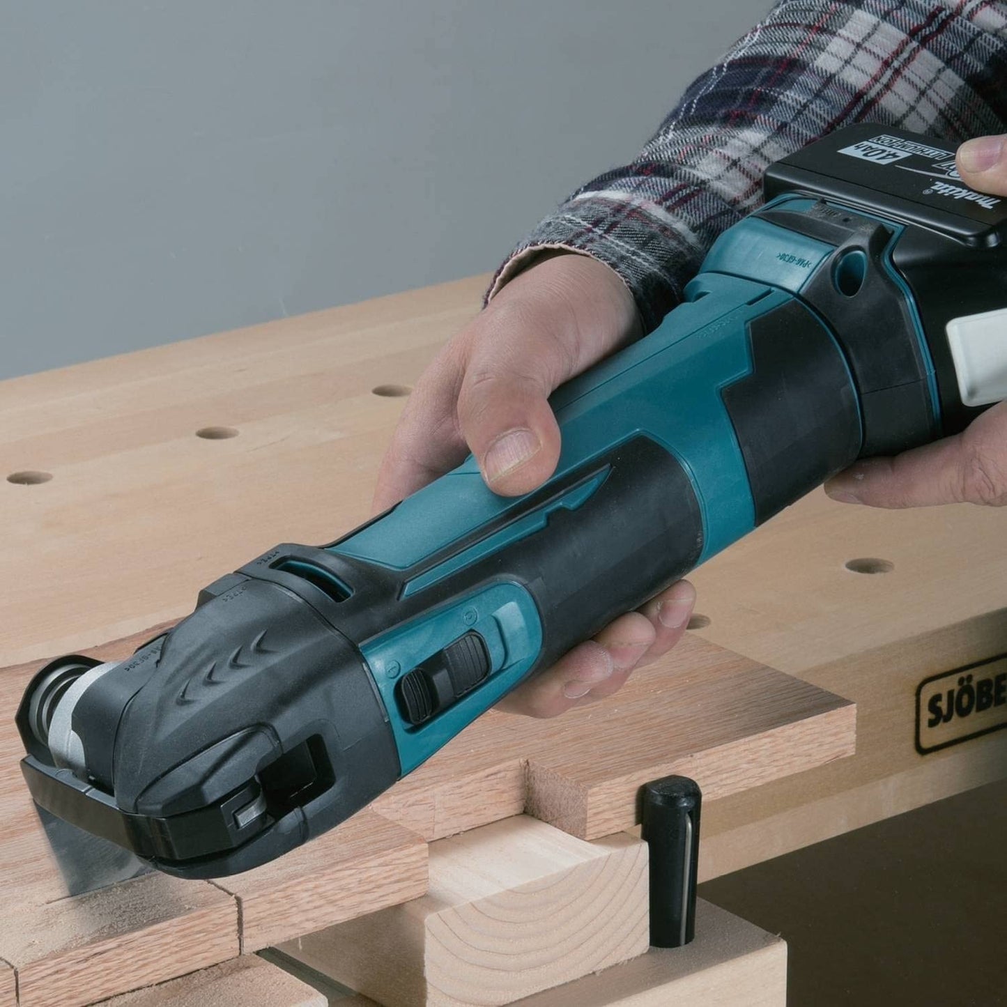 Makita 18V LXT Lithium-Ion Cordless Variable Speed Oscillating Multi-Tool (Tool-Only) With Blade and Accessory Adapters