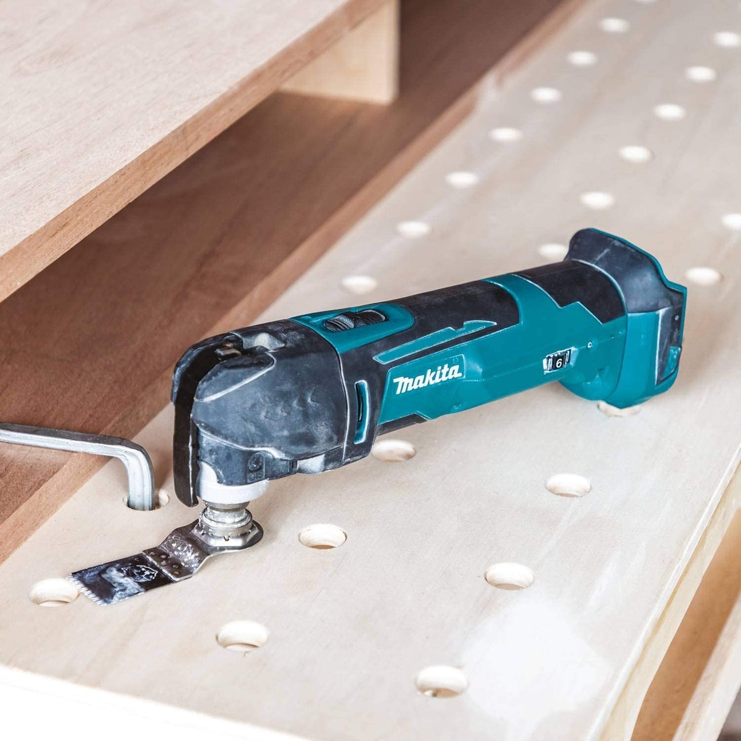 Makita 18V LXT Lithium-Ion Cordless Variable Speed Oscillating Multi-Tool (Tool-Only) With Blade and Accessory Adapters