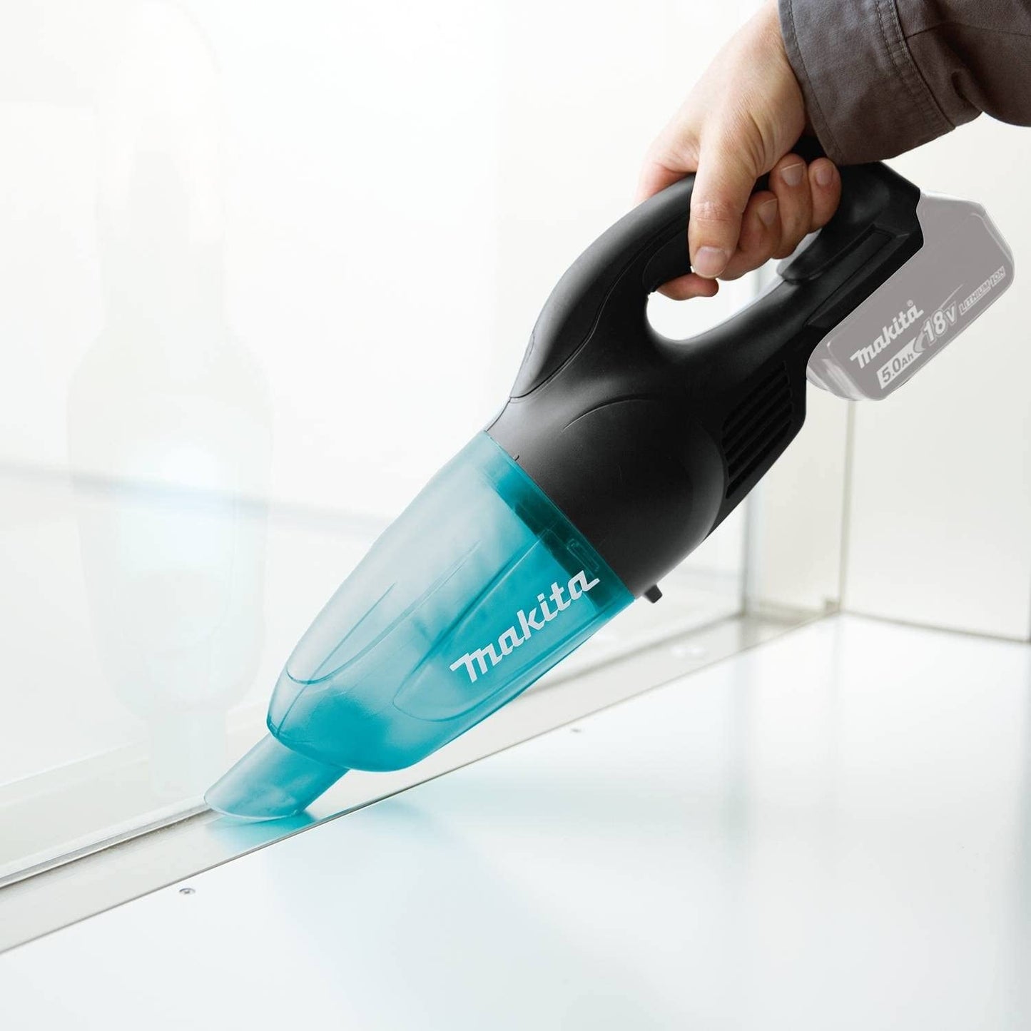Makita 18V LXT Lithium-ion Handheld Cordless Vacuum (Tool-Only)
