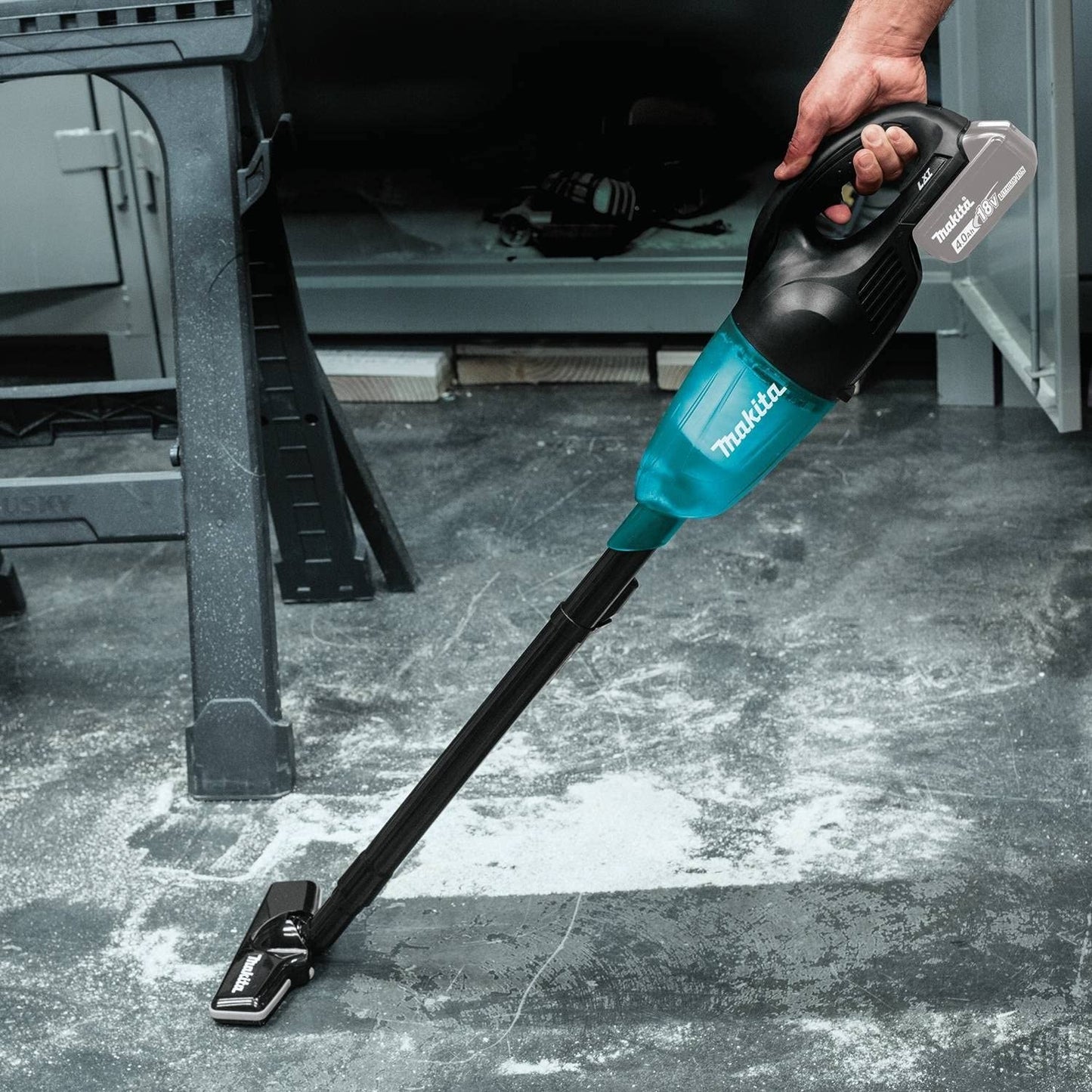 Makita 18V LXT Lithium-ion Handheld Cordless Vacuum (Tool-Only)