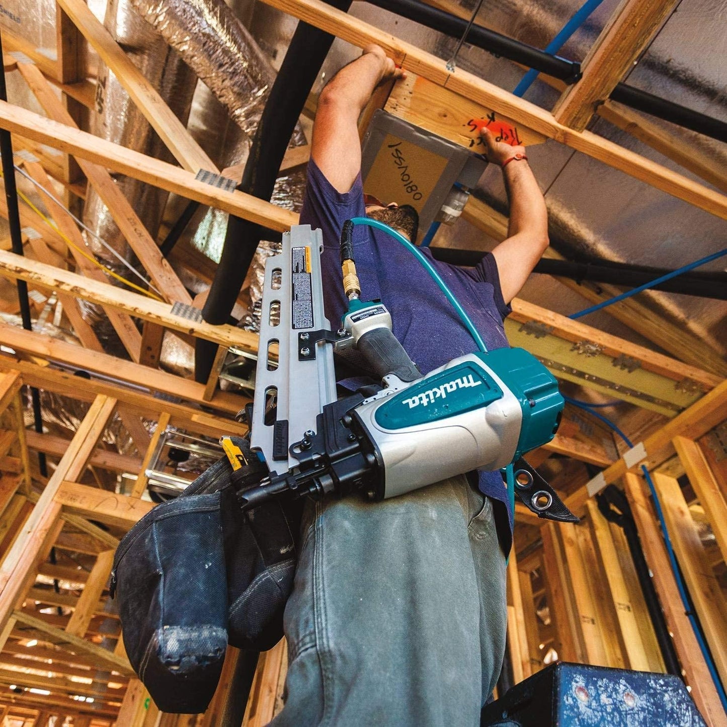 Makita 3-1/2 in. 21° Pneumatic Full Round Head Framing Nailer