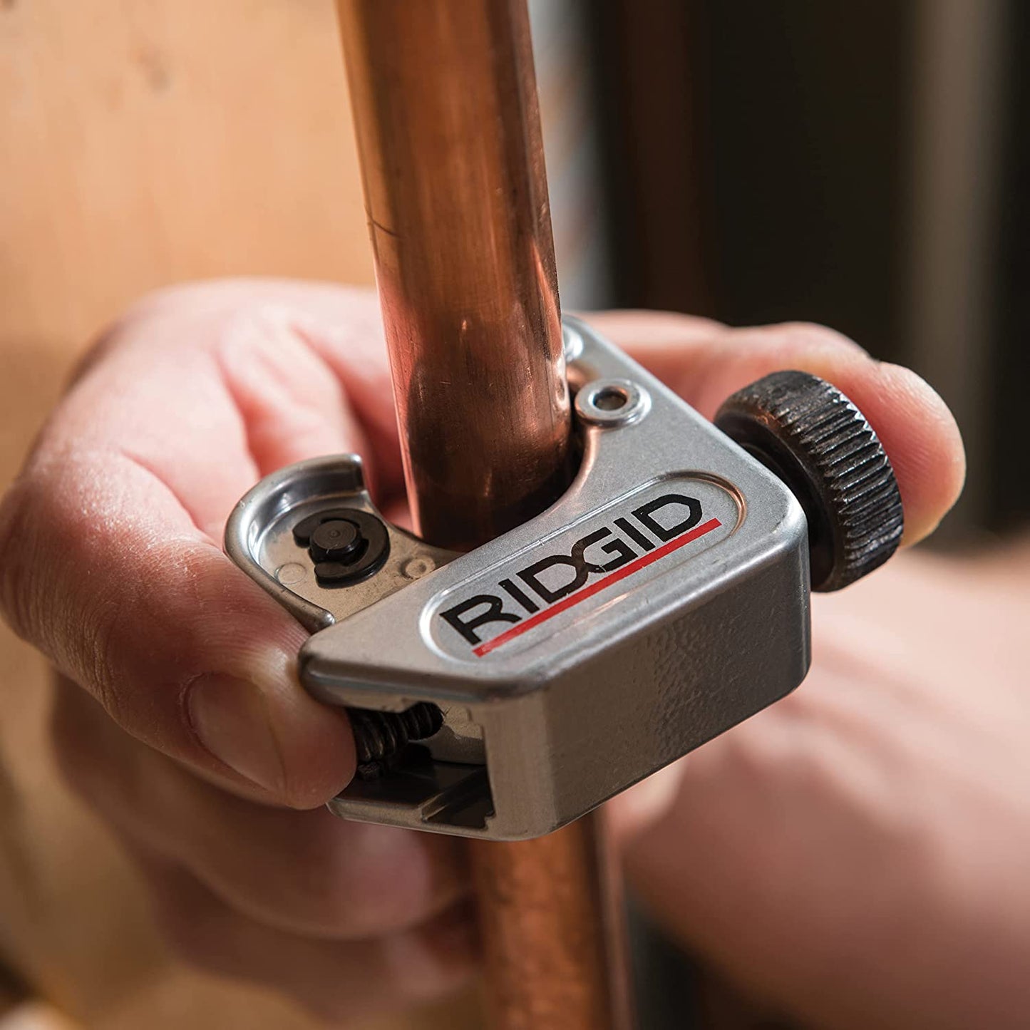 RIDGID 3/16 in. to 15/16 in. 104 Close Quarters Copper, Aluminum, Brass, and Plastic Tubing Cutter, Multi-Use Tubing Tool