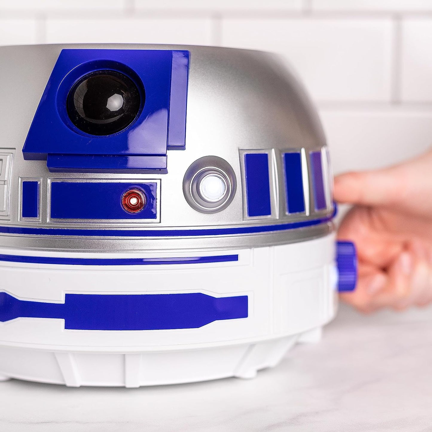 Uncanny Brands 800-Watt Star Wars R2-D2 Halo 2-Slice Toaster