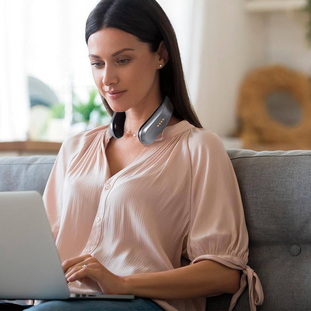 HANDY HEATER 450-Watt Silver and Black Electric USB Rechargeable Personal Wearable Neckband Heater