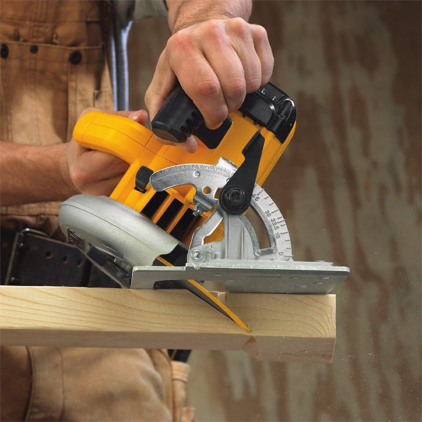 DEWALT  15 Amp Corded 7-1/4 in. Lightweight Circular Saw