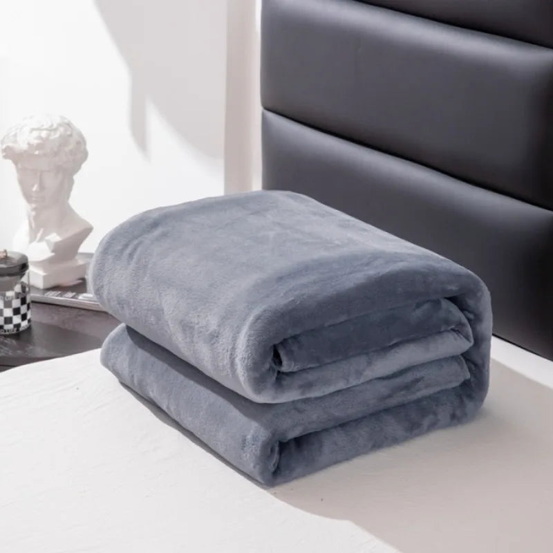 2025 New Solid Color Simple Plush Blanket Multi-Functional Farley Plush Thickened Warm Blanket