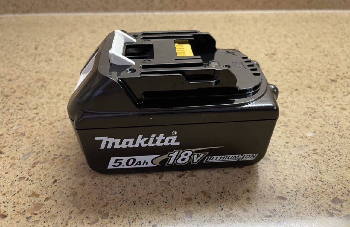 Makita  18V LXT Lithium-Ion High Capacity Battery Pack 5.0Ah with Fuel Gauge