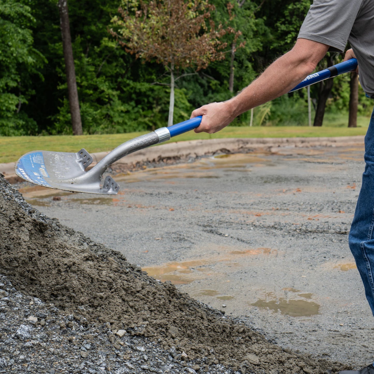 40-In Fiberglass Handle Digging Shovel