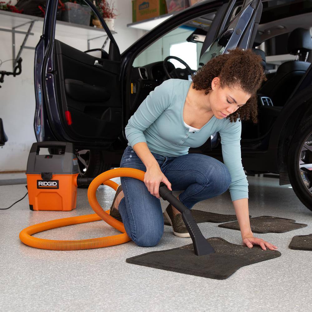 RIDGID 3 Gallon 3.5 Peak HP Portable Wet/Dry Shop Vacuum with Built in Dust Pan, LED Lighted Car Nozzle and Car Cleaning Kit
