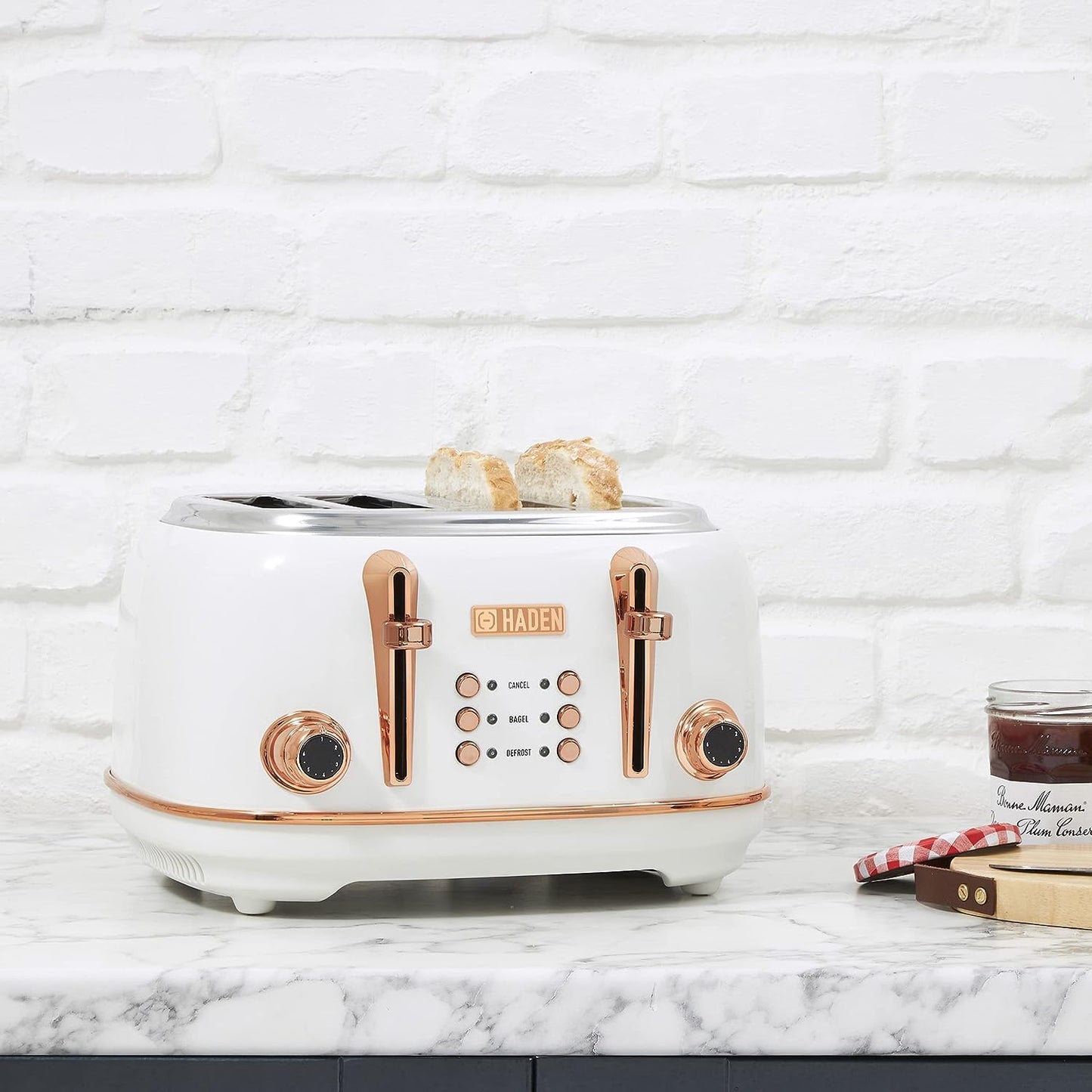HADEN Heritage 1500-Watt 4-Slice Ivory and Copper Wide Slot Retro Toaster with Removable Crumb Tray and Browning Control