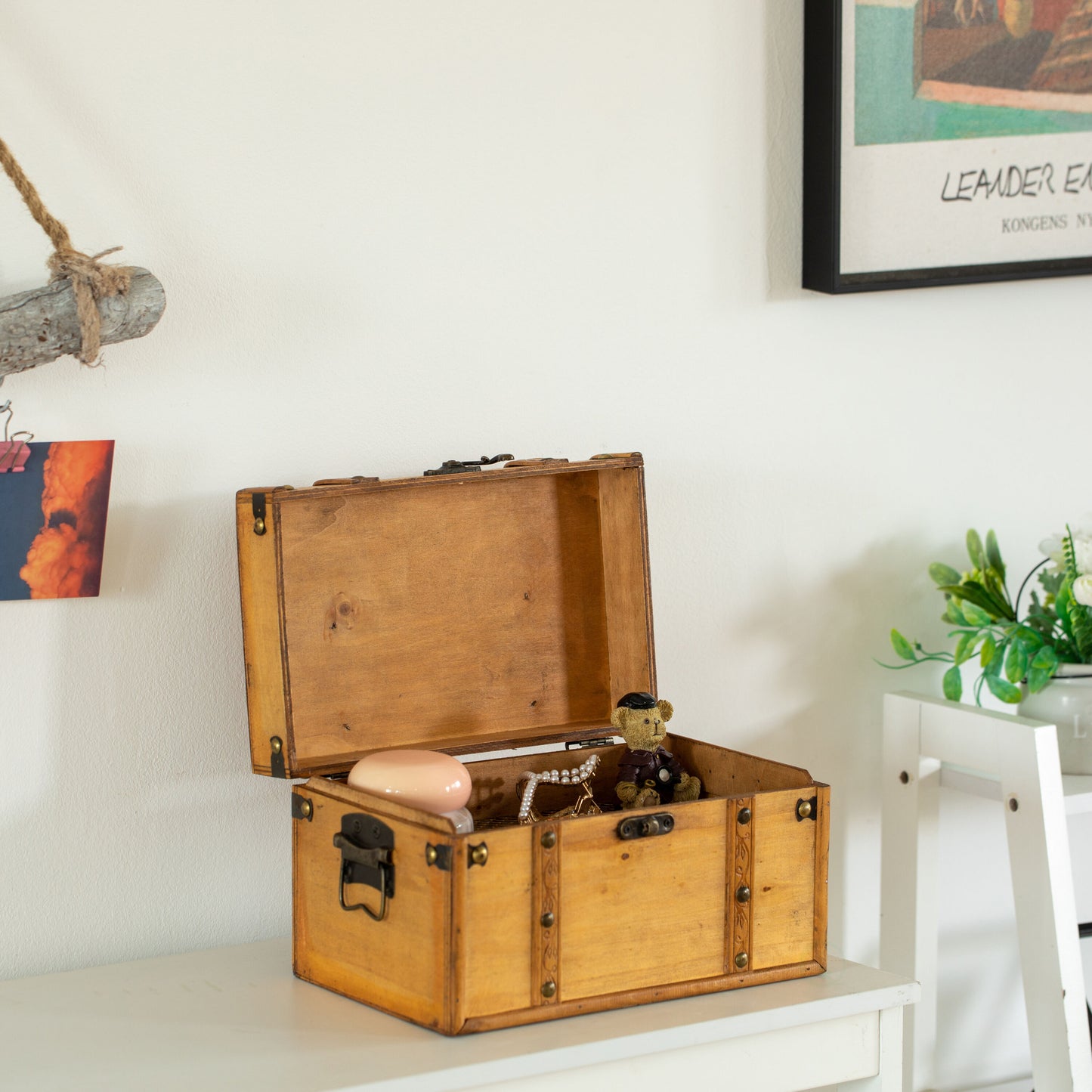 1 -Lb Large Wood Storage Trunk