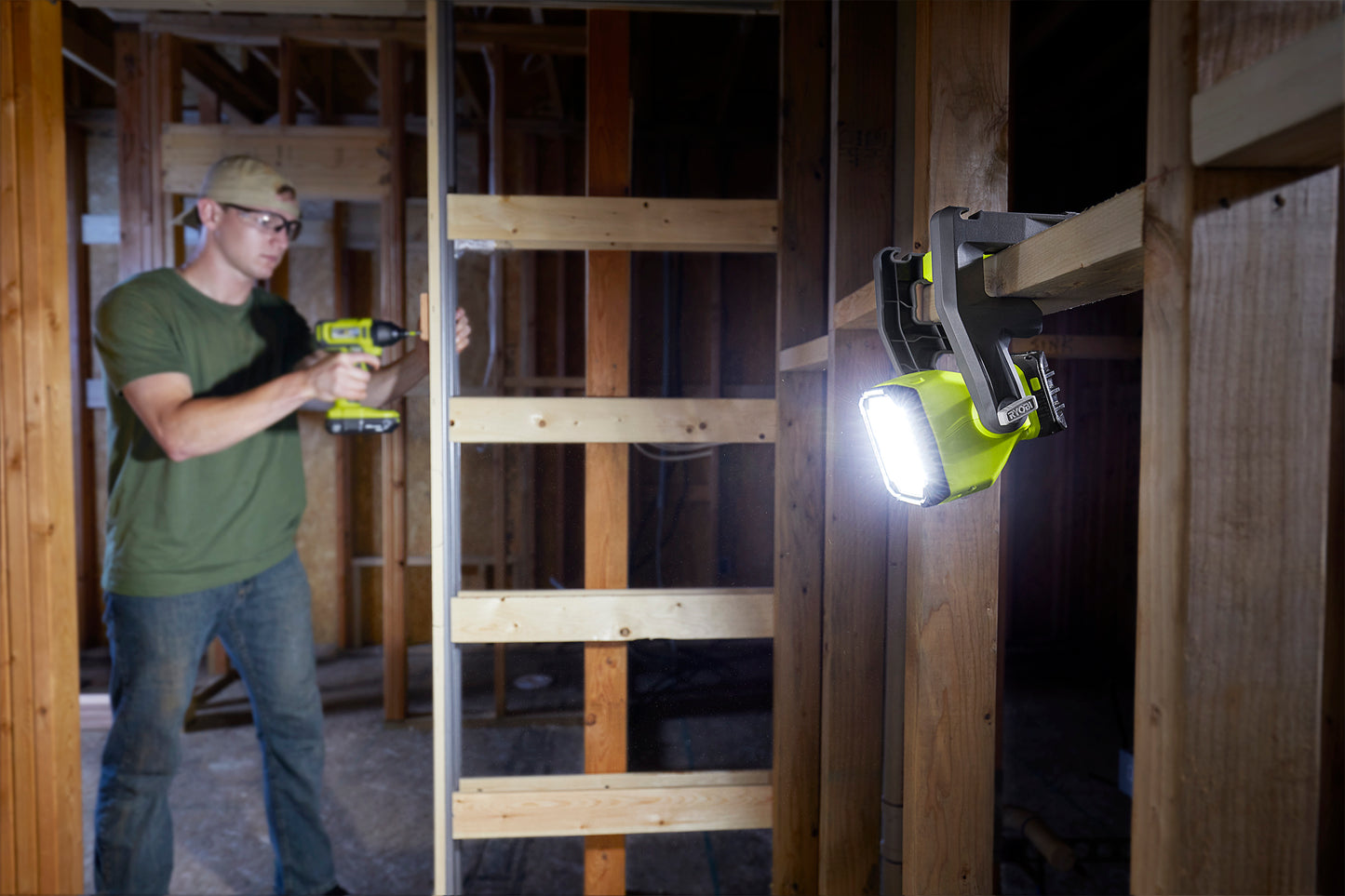 RYOBI ONE+ 18V Cordless Hybrid LED Flood Light (Tool Only)