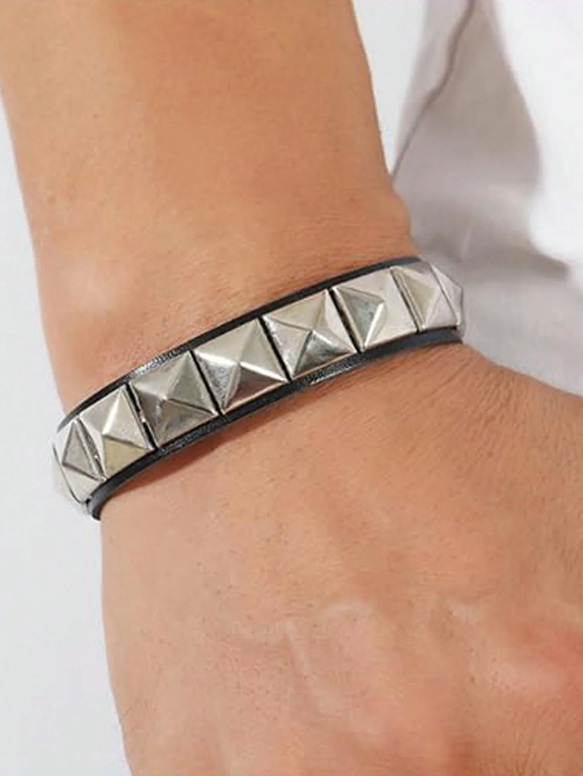 3Pcs/Set Fashion Street Hip Hop Leather Studded Cuff Bracelets Multiple Wristbands Bangle  Acceossries for 80s Punk Rock Concert Outfit