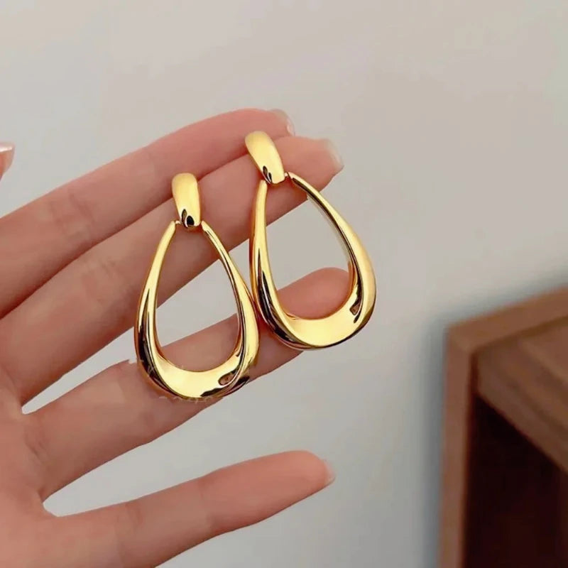 New Minimalism Retro Geometry Hollowed-out Teardrop Shape Dangle Earrings for Women Korean Temperament Jewelry Accessories Gifts