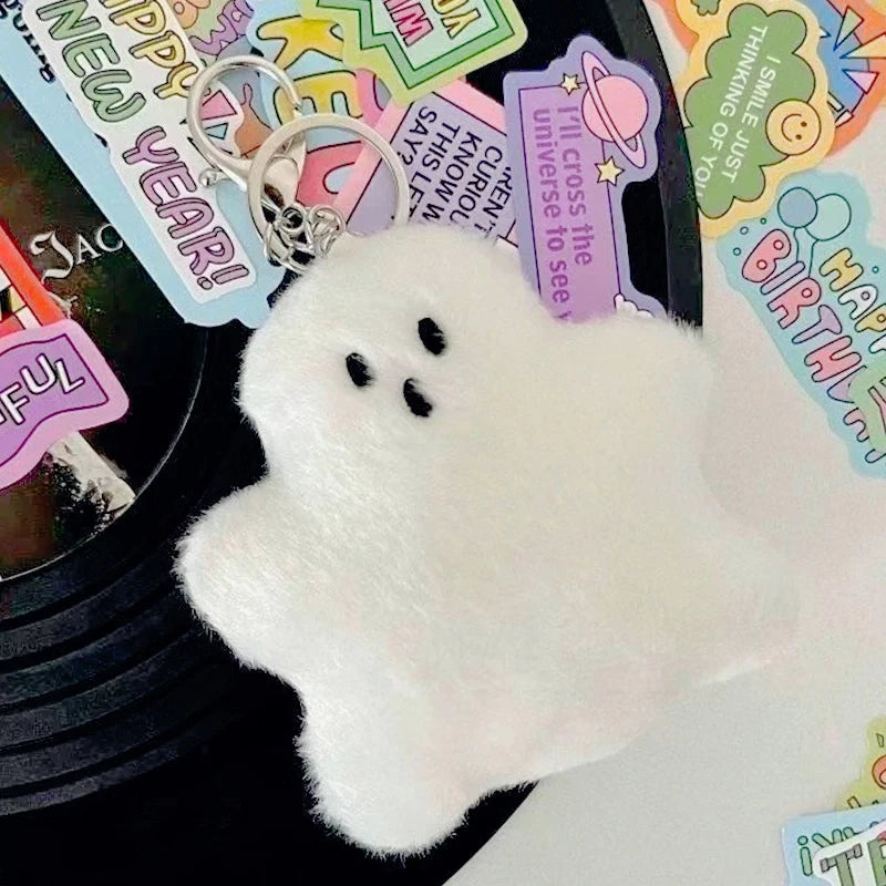 Cute White Mini Ghost Plush Keychain, Soft Fluffy Ghost Bag Charm Pendant for Halloween Cosplay Daily Backpack Decor Gift Accessories