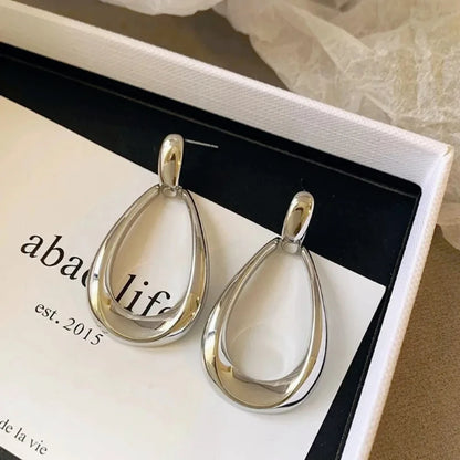 New Minimalism Retro Geometry Hollowed-out Teardrop Shape Dangle Earrings for Women Korean Temperament Jewelry Accessories Gifts