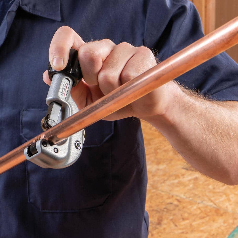 RIDGID 1/8 in. to 1-1/8 in.150 Constant Swing Copper Pipe & Stainless Steel Tubing Cutter w Easy Change Wheel Pin + Spare Wheel